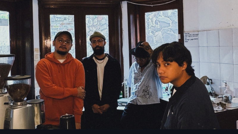 Grup band rock asal Surabaya, The People of the Sun (POTS) rilisn single terbaru mereka berjudul 