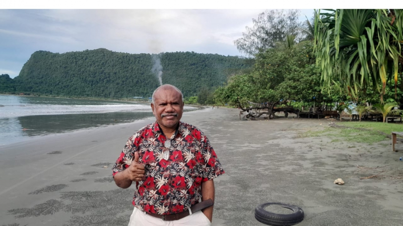 Juru Bicara Jaringan Damai Papua, 
Yan Christian Warinussy

