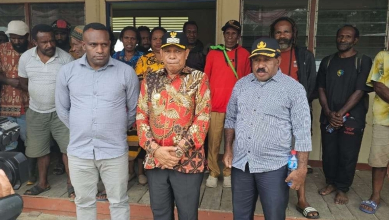 Bupati Yalimo, Dr Nahor Nekwek Berkunjung ke Distrik Abenaho