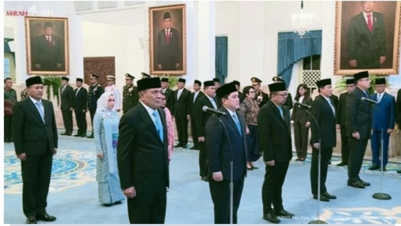 Presiden Prabowo Subianto melakukan reshuffle atau kocok ulang Kabinet Merah Putih di Istana Kepresidenan Jakarta, hari ini. 